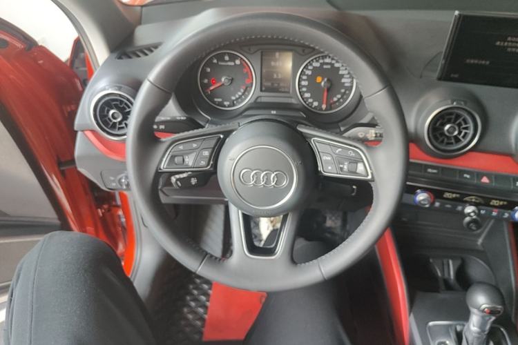 Used Audi Q2L 2018 35 TFSI Fashion Dynamic Version China VI Emission Standard Steering Wheel