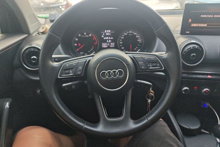 Used Audi Q2L 2018 35 TFSI Launch Exclusive Edition China V Steering Wheel