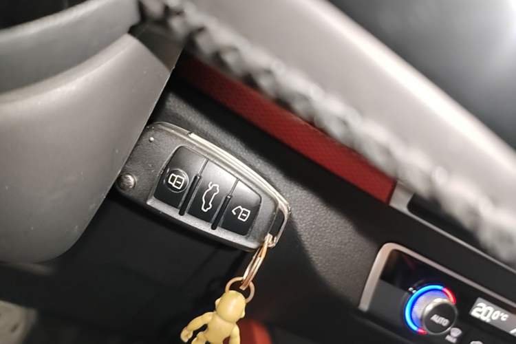 Used Audi Q2L 2018 35 TFSI Fashion Dynamic Version China VI Emission Standard Vehicle Key