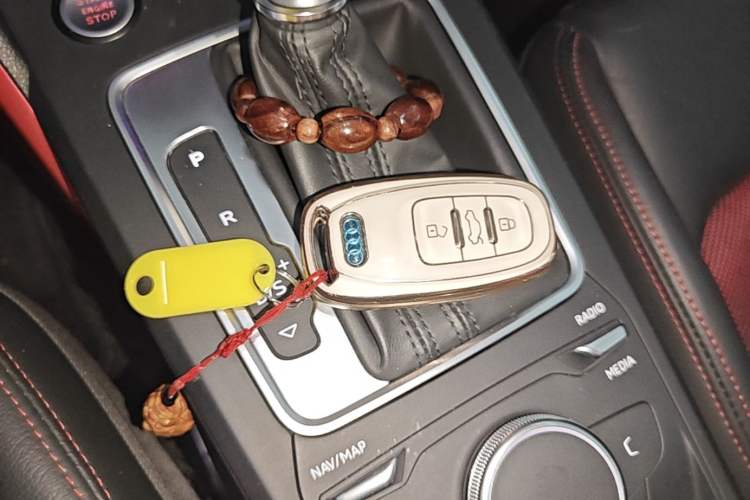 Used Audi Q2L 2018 35 TFSI Fashion Dynamic Version China V Emission Standard Vehicle Key