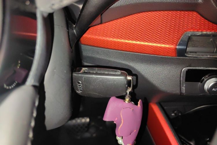 Used Audi Q2L 2018 35 TFSI Fashion Dynamic Version China VI Emission Standard Vehicle Key