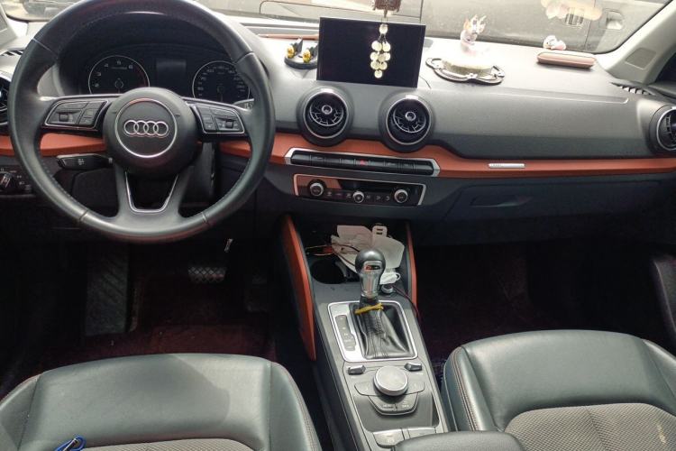 Used Audi Q2L 2018 35 TFSI Fashion Elegant Version China V Center Console