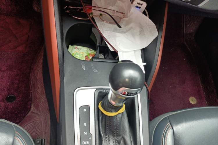 Used Audi Q2L 2018 35 TFSI Fashion Elegant Version China V Gear Lever