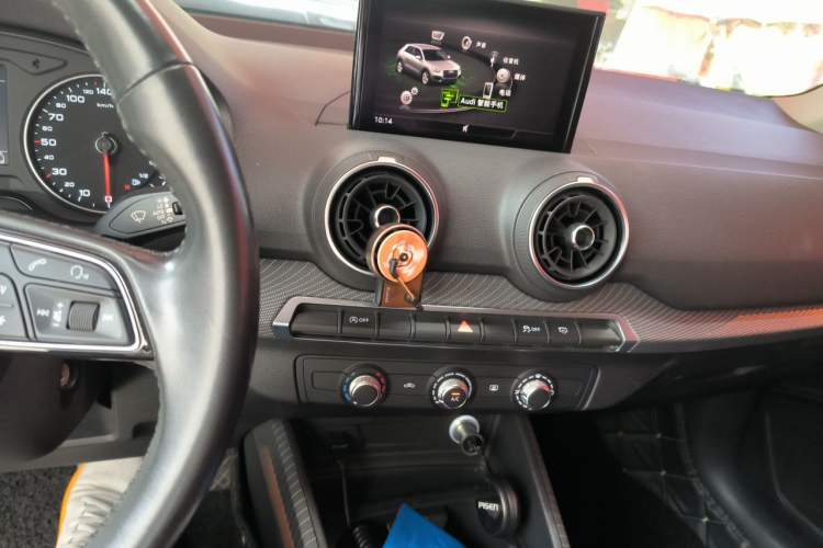 Used Audi Q2L 2018 35 TFSI Launch Exclusive Edition China VI Audio And AC Panel