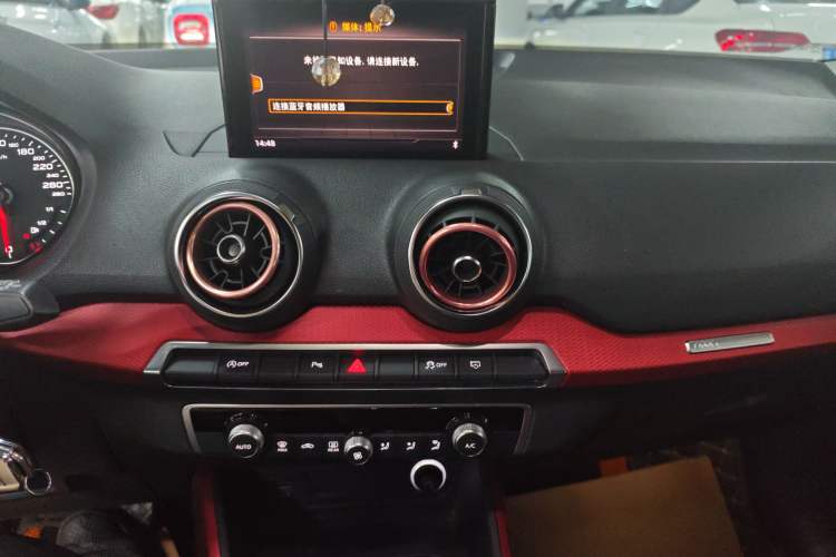 Used Audi Q2L 2018 35 TFSI Fashion Dynamic Version China VI Emission Standard Audio And AC Panel