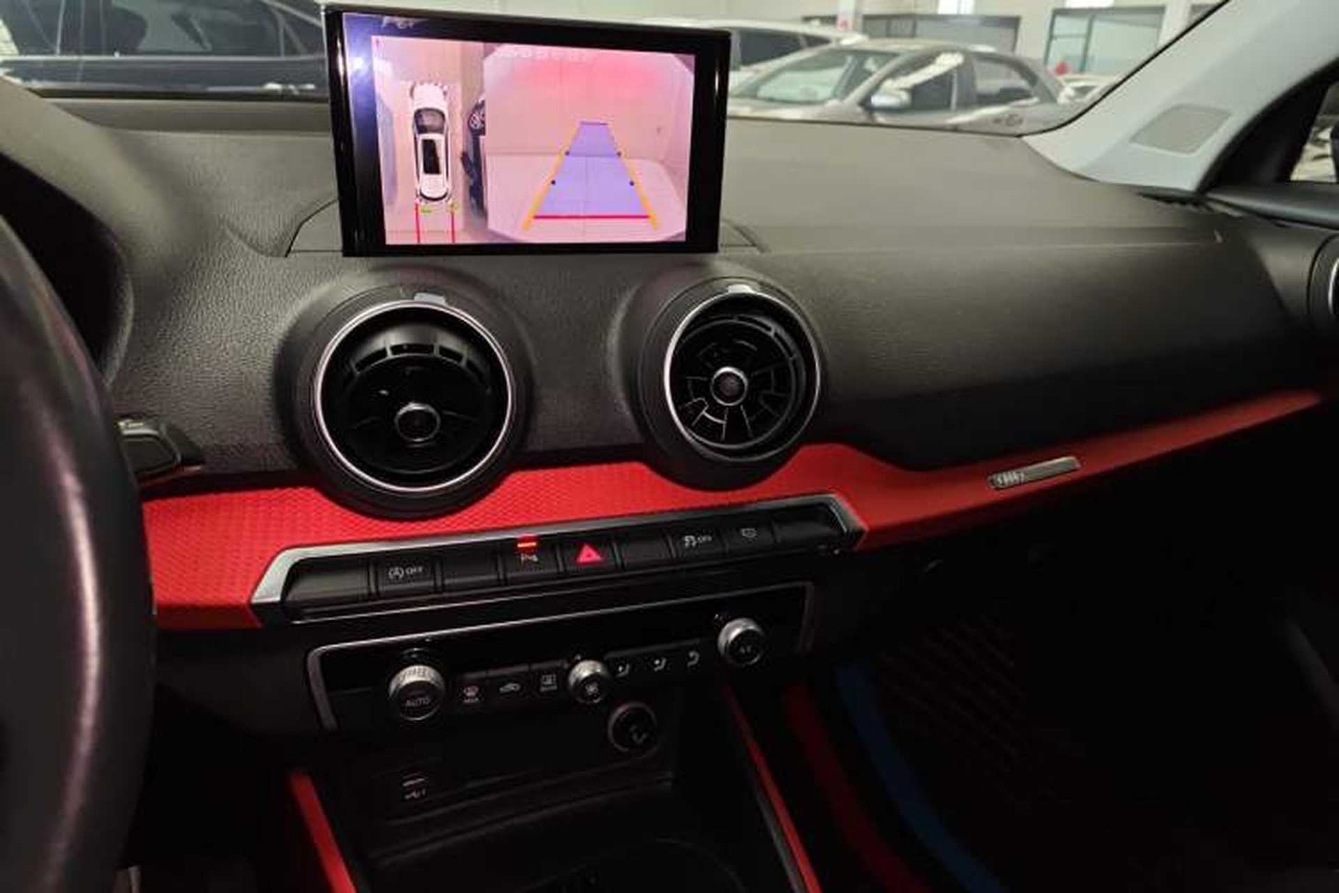 Used Audi Q2L 2018 35 TFSI Fashion Dynamic Version China VI Emission Standard Audio And AC Panel