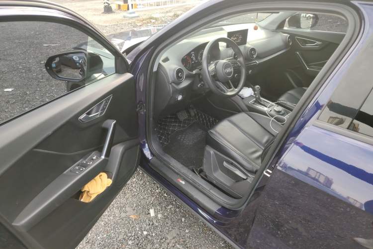 Used Audi Q2L 2018 35 TFSI Launch Exclusive Edition China VI Driver Seat