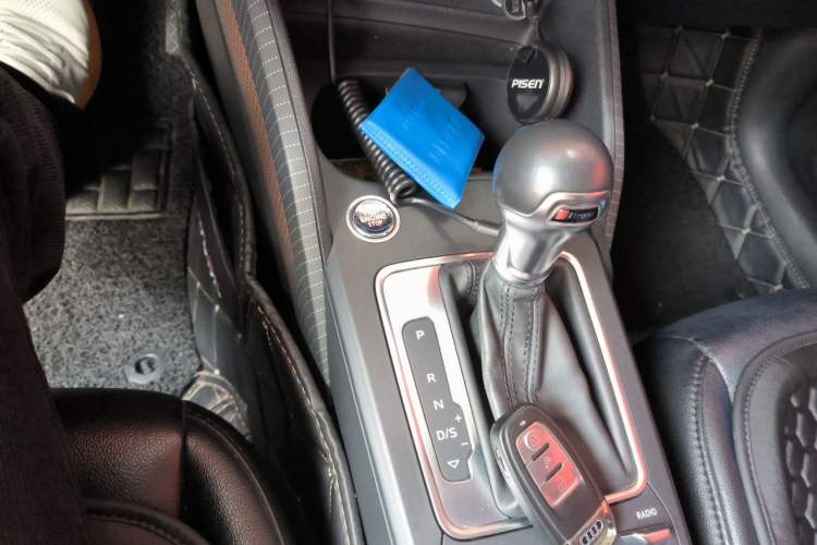 Used Audi Q2L 2018 35 TFSI Launch Exclusive Edition China VI Gear Lever