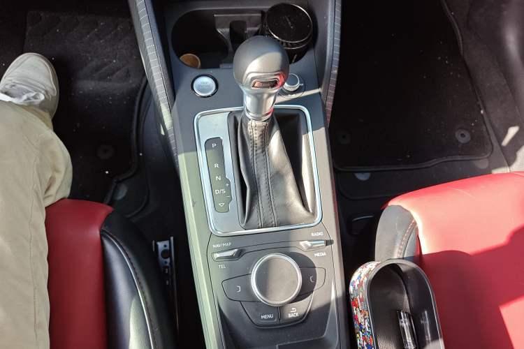 Used Audi Q2L 2018 35 TFSI Launch Exclusive Edition China VI Gear Lever
