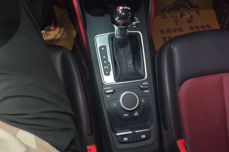 Used Audi Q2L 2018 35 TFSI Fashion Dynamic Version China VI Emission Standard Gear Lever