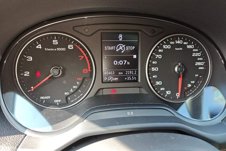 Used Audi Q2L 2018 35 TFSI Launch Exclusive Edition China VI Odometer Close Up