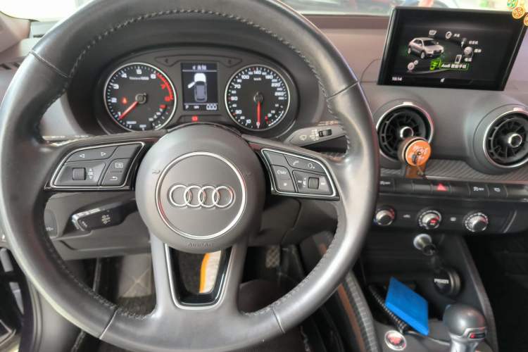 Used Audi Q2L 2018 35 TFSI Launch Exclusive Edition China VI Steering Wheel