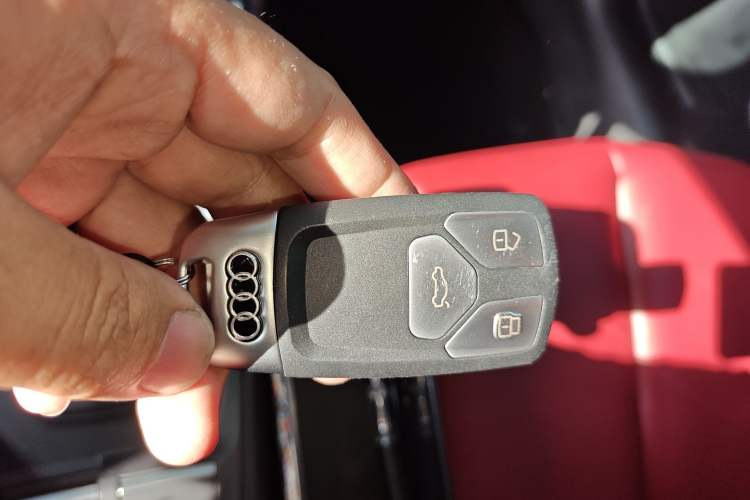 Used Audi Q2L 2018 35 TFSI Launch Exclusive Edition China VI Vehicle Key