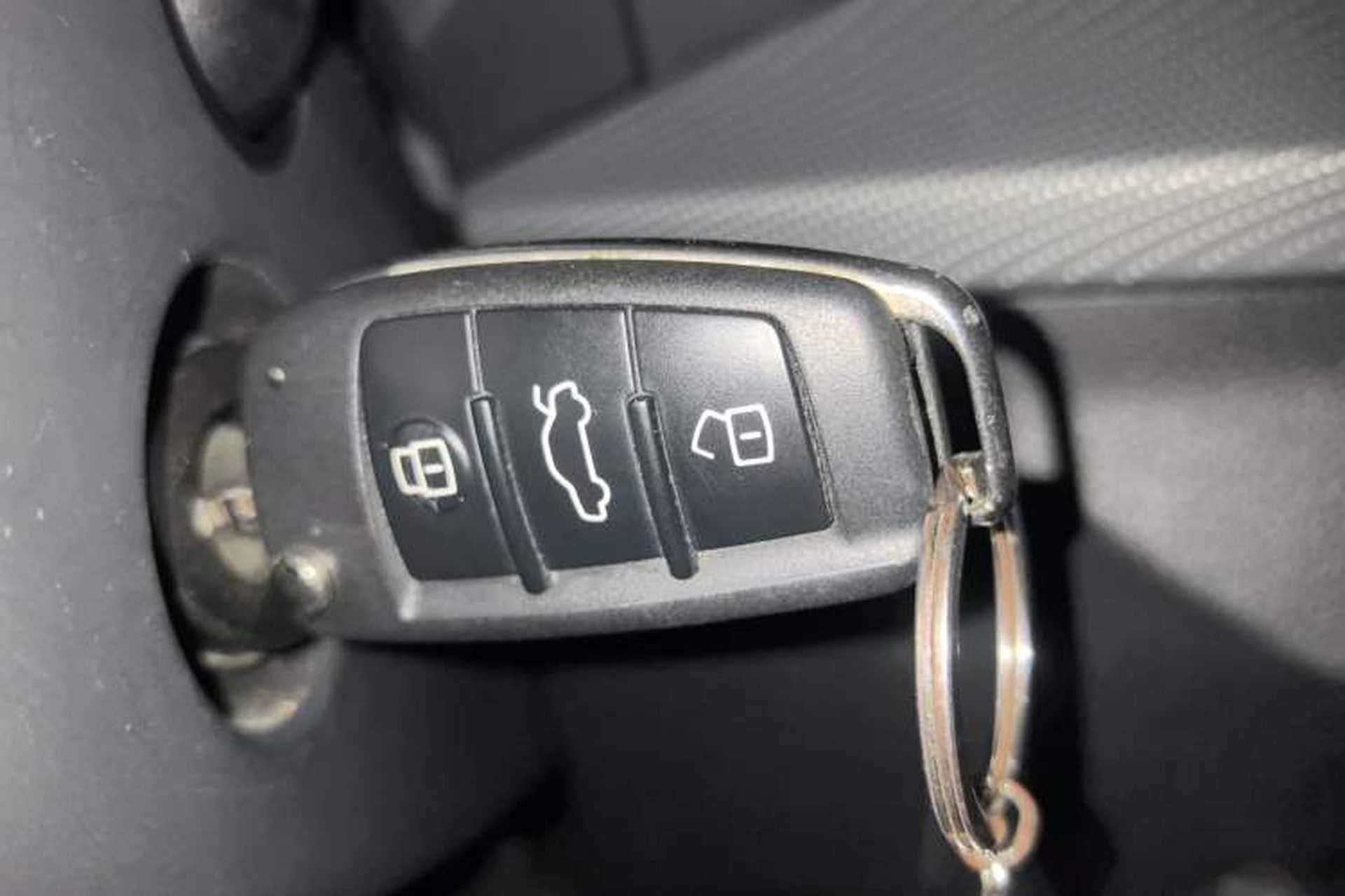 Used Audi Q2L 2018 35 TFSI Launch Exclusive Edition China V Vehicle Key