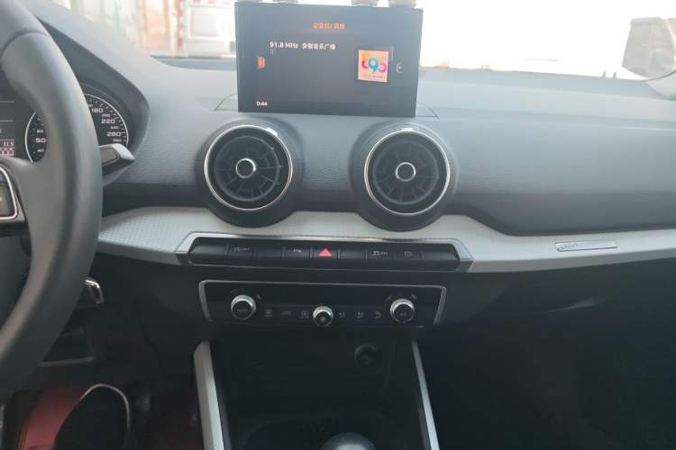 Used Audi Q2L 2018 35 TFSI Fashion Elegant Version China V Audio And AC Panel