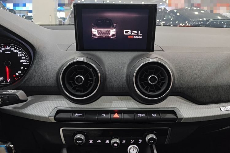 Used Audi Q2L 2018 35 TFSI Fashion Elegant Version China V Audio And AC Panel
