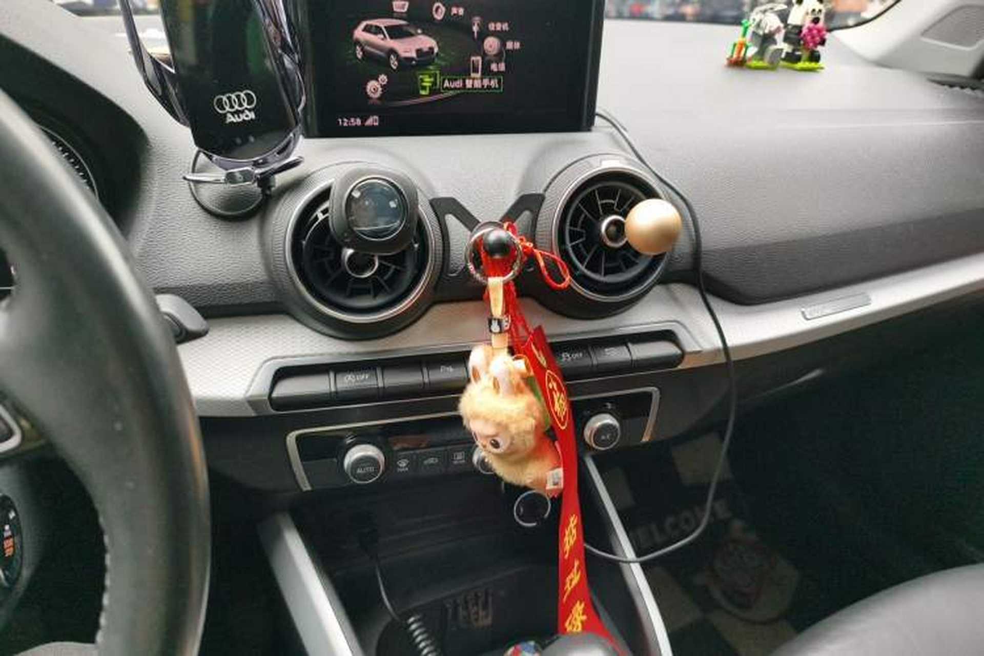 Used Audi Q2L 2018 35 TFSI Fashionable & Elegant Version China VI Emission Standard Audio And AC Panel