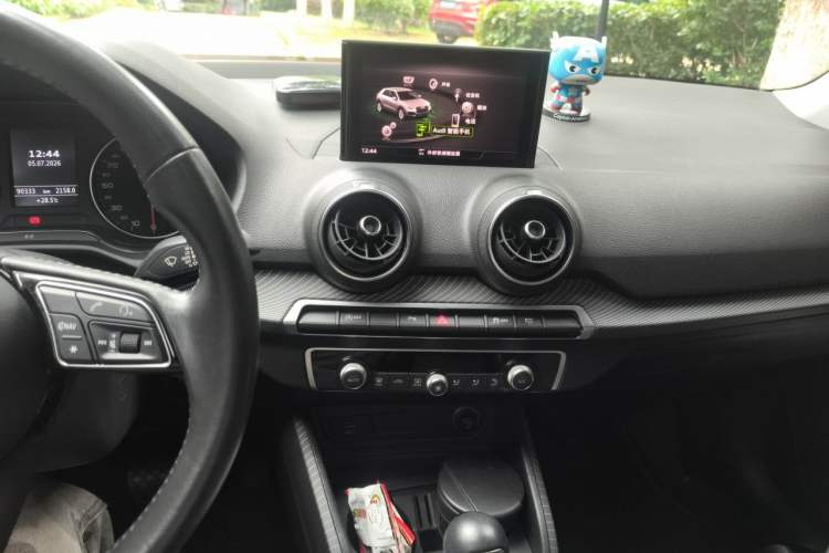Used Audi Q2L 2018 35 TFSI Fashionable & Elegant Version China VI Emission Standard Audio And AC Panel
