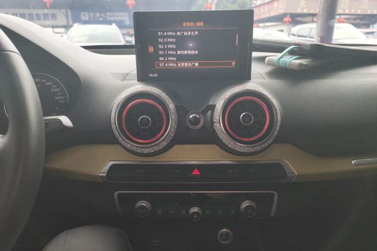 Used Audi Q2L 2018 35 TFSI Fashion Dynamic Version China V Emission Standard Audio And AC Panel