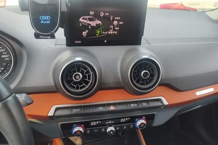 Used Audi Q2L 2018 35 TFSI Fashionable & Elegant Version China VI Emission Standard Audio And AC Panel