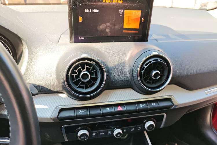 Used Audi Q2L 2018 35 TFSI Fashion Elegant Version China V Audio And AC Panel
