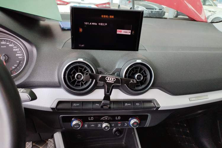 Used Audi Q2L 2018 35 TFSI Fashionable & Elegant Version China VI Emission Standard Audio And AC Panel