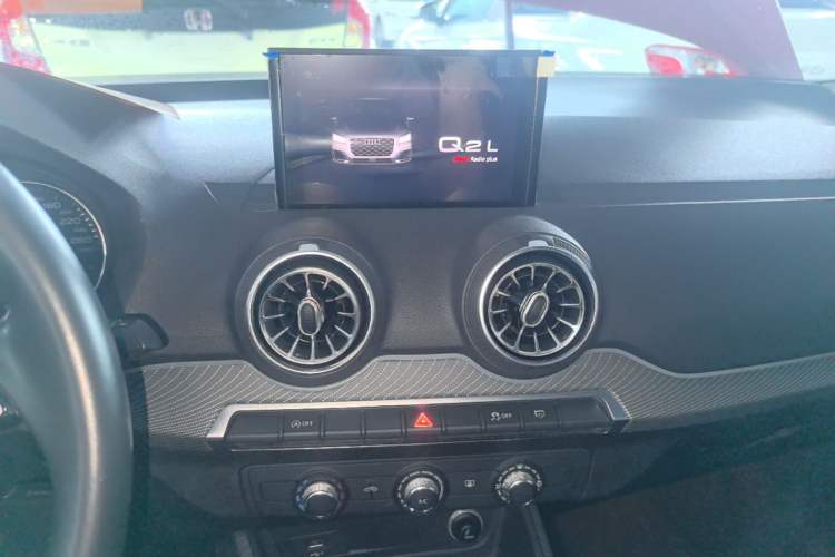 Used Audi Q2L 2018 35 TFSI Launch Exclusive Edition China VI Audio And AC Panel