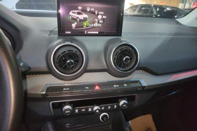 Used Audi Q2L 2018 35 TFSI Fashion Dynamic Version China V Emission Standard Audio And AC Panel