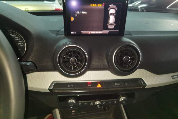 Used Audi Q2L 2018 35 TFSI Fashionable & Elegant Version China VI Emission Standard Audio And AC Panel