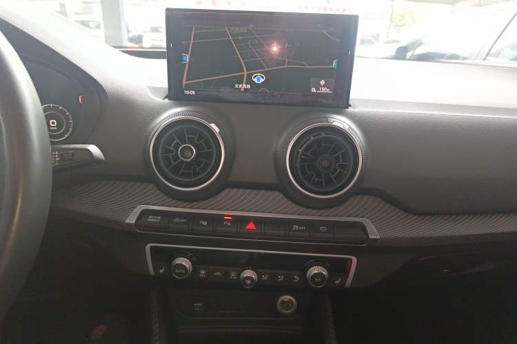 Used Audi Q2L 2018 35 TFSI Fashion Dynamic Version China V Emission Standard Audio And AC Panel