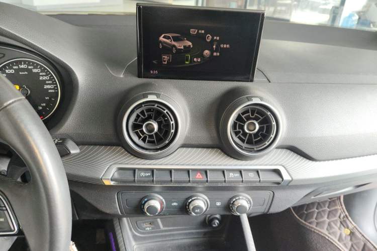 Used Audi Q2L 2018 35 TFSI Launch Exclusive Edition China VI Audio And AC Panel