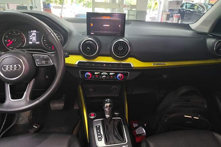Used Audi Q2L 2018 35 TFSI Fashion Dynamic Version China V Emission Standard Audio And AC Panel