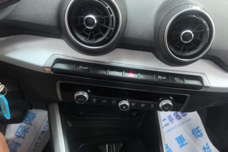 Used Audi Q2L 2018 35 TFSI Fashion Elegant Version China V Audio And AC Panel