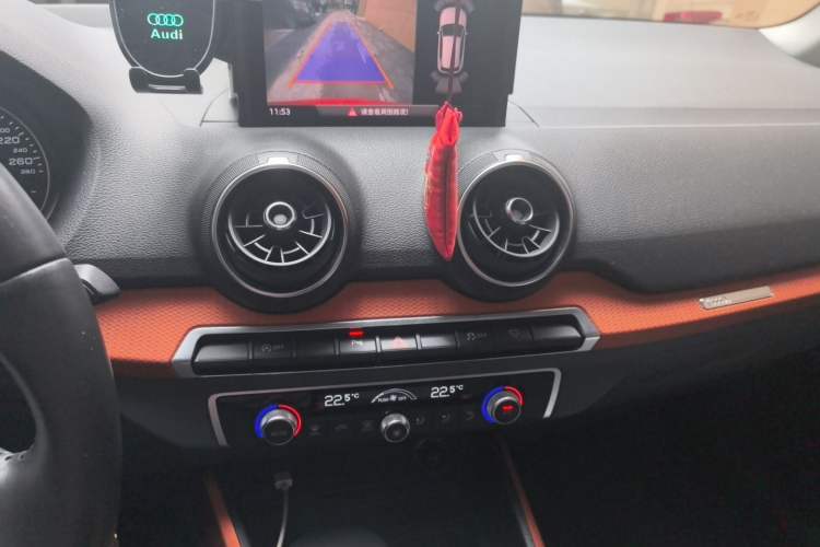 Used Audi Q2L 2018 35 TFSI Fashionable & Elegant Version China VI Emission Standard Audio And AC Panel