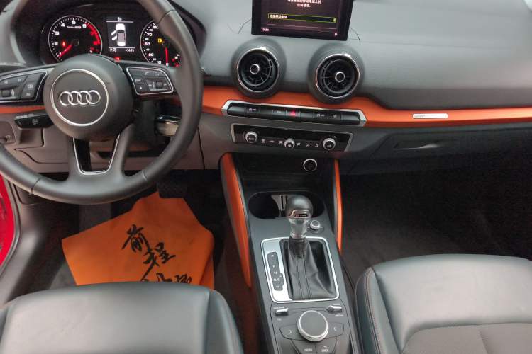 Used Audi Q2L 2018 35 TFSI Fashionable & Elegant Version China VI Emission Standard Audio And AC Panel