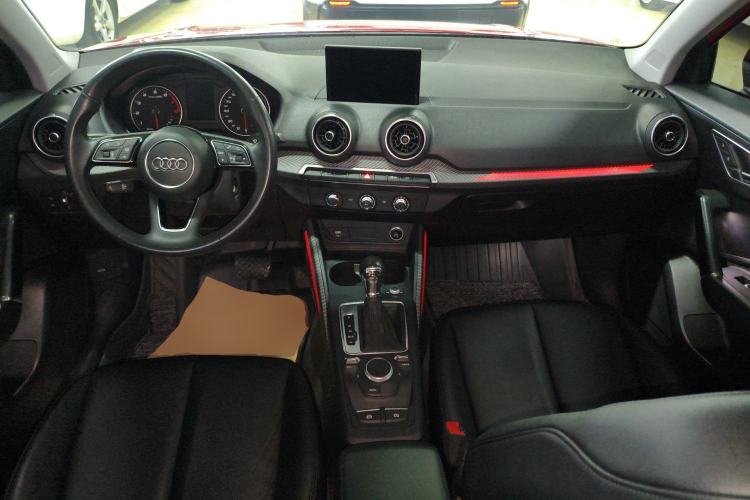 Used Audi Q2L 2018 35 TFSI Launch Exclusive Edition China VI Center Console