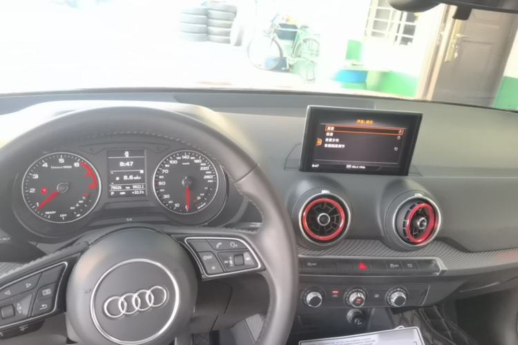 Used Audi Q2L 2018 35 TFSI Launch Exclusive Edition China VI Center Console