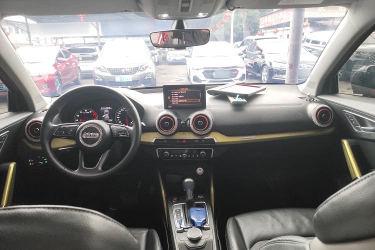 Used Audi Q2L 2018 35 TFSI Fashion Dynamic Version China V Emission Standard Center Console