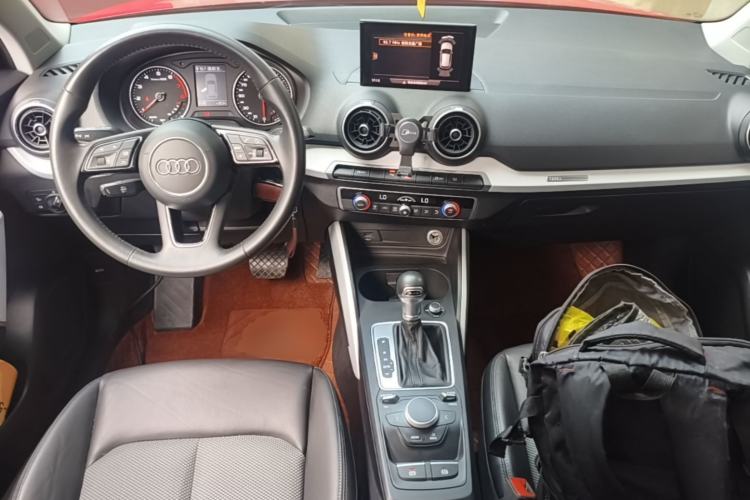 Used Audi Q2L 2018 35 TFSI Fashionable & Elegant Version China VI Emission Standard Center Console