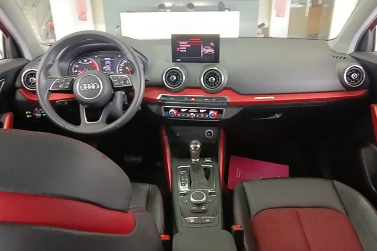 Used Audi Q2L 2018 35 TFSI Launch Exclusive Edition China V Center Console