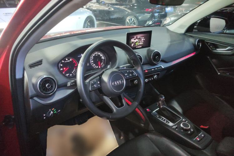 Used Audi Q2L 2018 35 TFSI Fashion Dynamic Version China V Emission Standard Center Console