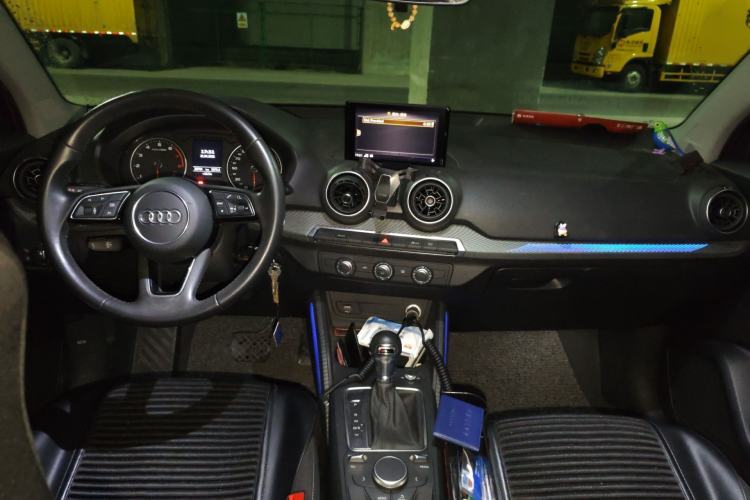 Used Audi Q2L 2018 35 TFSI Launch Exclusive Edition China VI Center Console