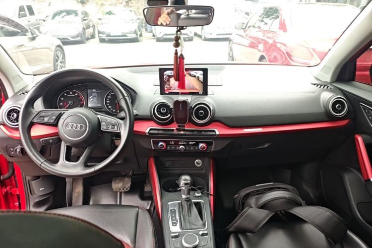 Used Audi Q2L 2018 35 TFSI Fashion Dynamic Version China V Emission Standard Center Console