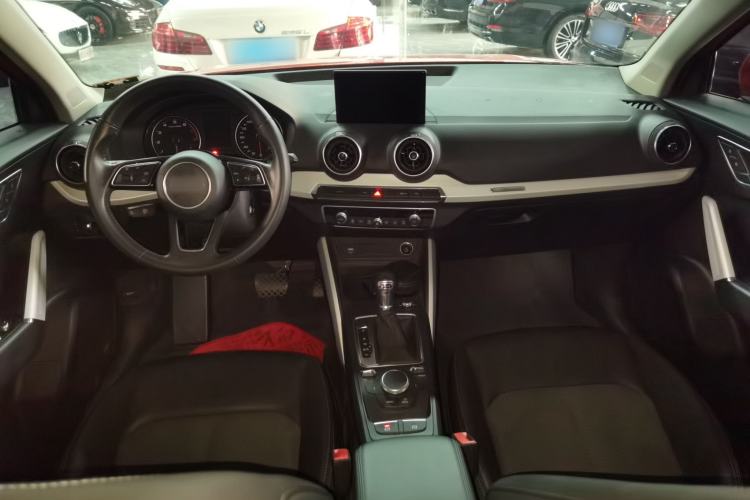 Used Audi Q2L 2018 35 TFSI Fashionable & Elegant Version China VI Emission Standard Center Console