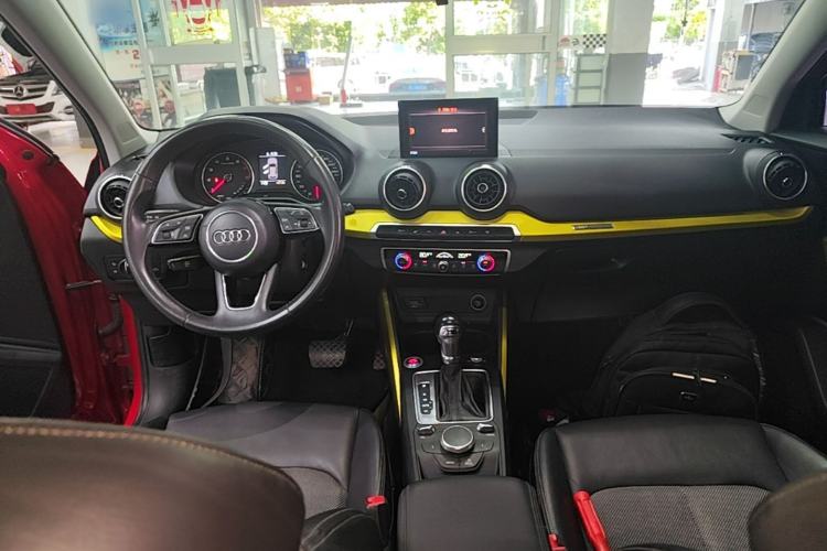 Used Audi Q2L 2018 35 TFSI Fashion Dynamic Version China V Emission Standard Center Console