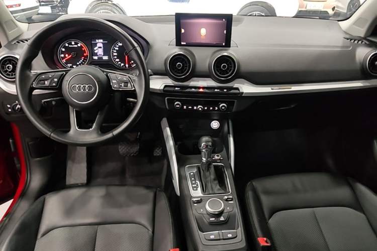 Used Audi Q2L 2018 35 TFSI Fashion Elegant Version China V Center Console