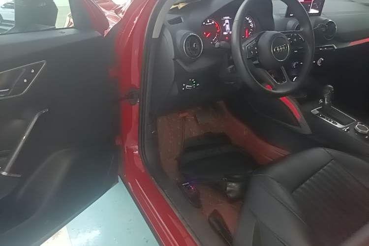Used Audi Q2L 2018 35 TFSI Launch Exclusive Edition China VI Driver Seat