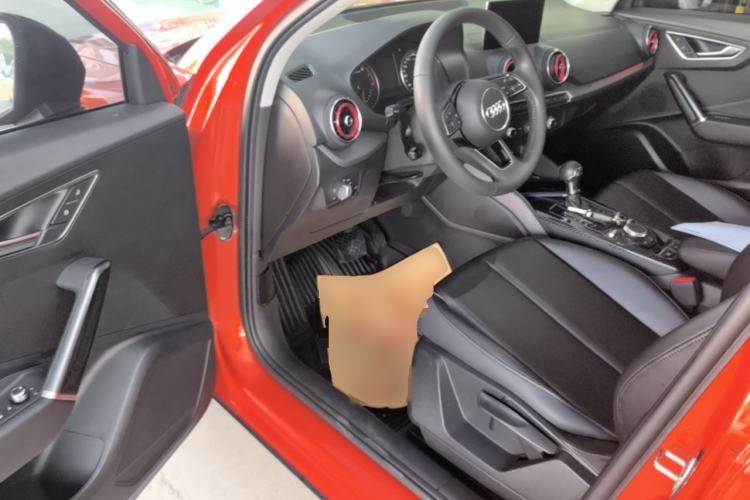 Used Audi Q2L 2018 35 TFSI Launch Exclusive Edition China VI Driver Seat
