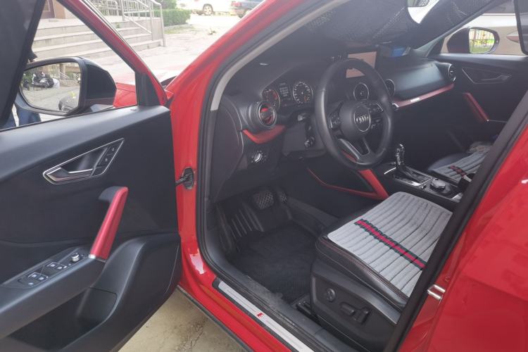 Used Audi Q2L 2018 35 TFSI Fashion Dynamic Version China VI Emission Standard Driver Seat