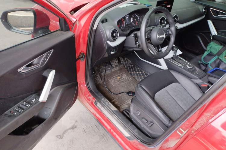 Used Audi Q2L 2018 35 TFSI Fashionable & Elegant Version China VI Emission Standard Driver Seat